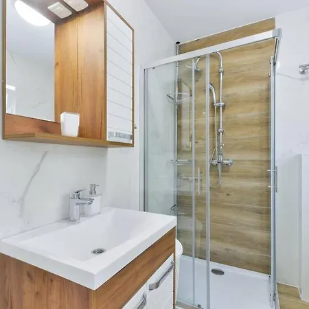 Luxurious Two Bedroom With Jacuzzy- Casa2 * Starigrad Paklenica